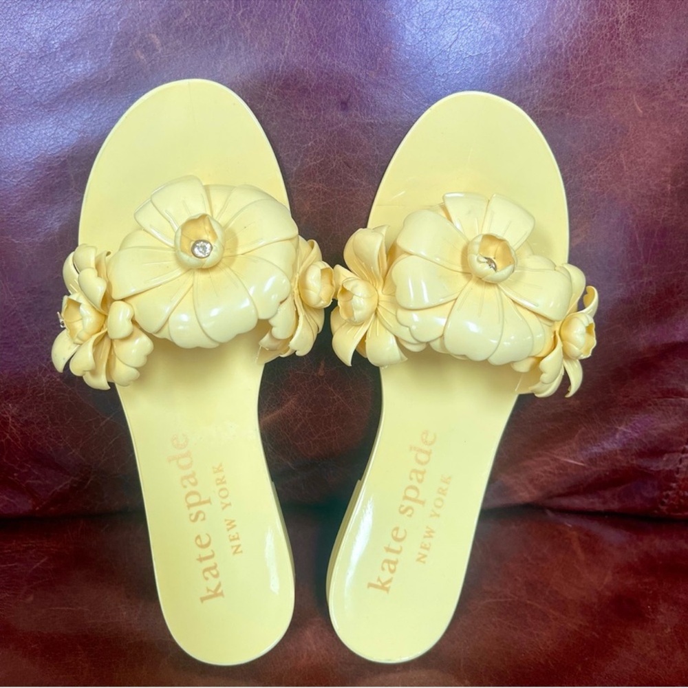 Kate Spade Jaylee 3D Floral Design & Rhinestone Embellished Sandals Size 8 - Picture 4 of 5